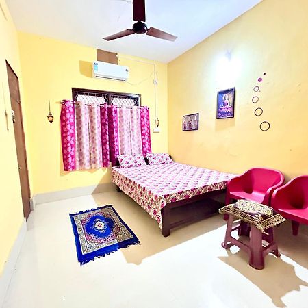 Shree Nivas Homestay Puri Buitenkant foto