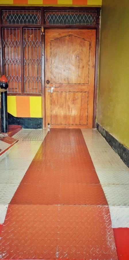 Shree Nivas Homestay Puri Buitenkant foto