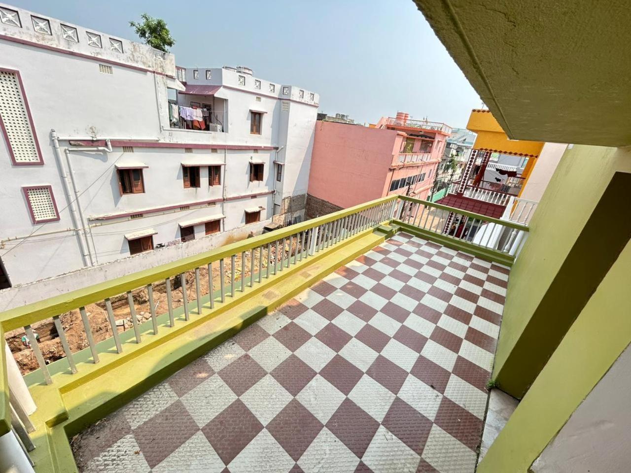Shree Nivas Homestay Puri Buitenkant foto